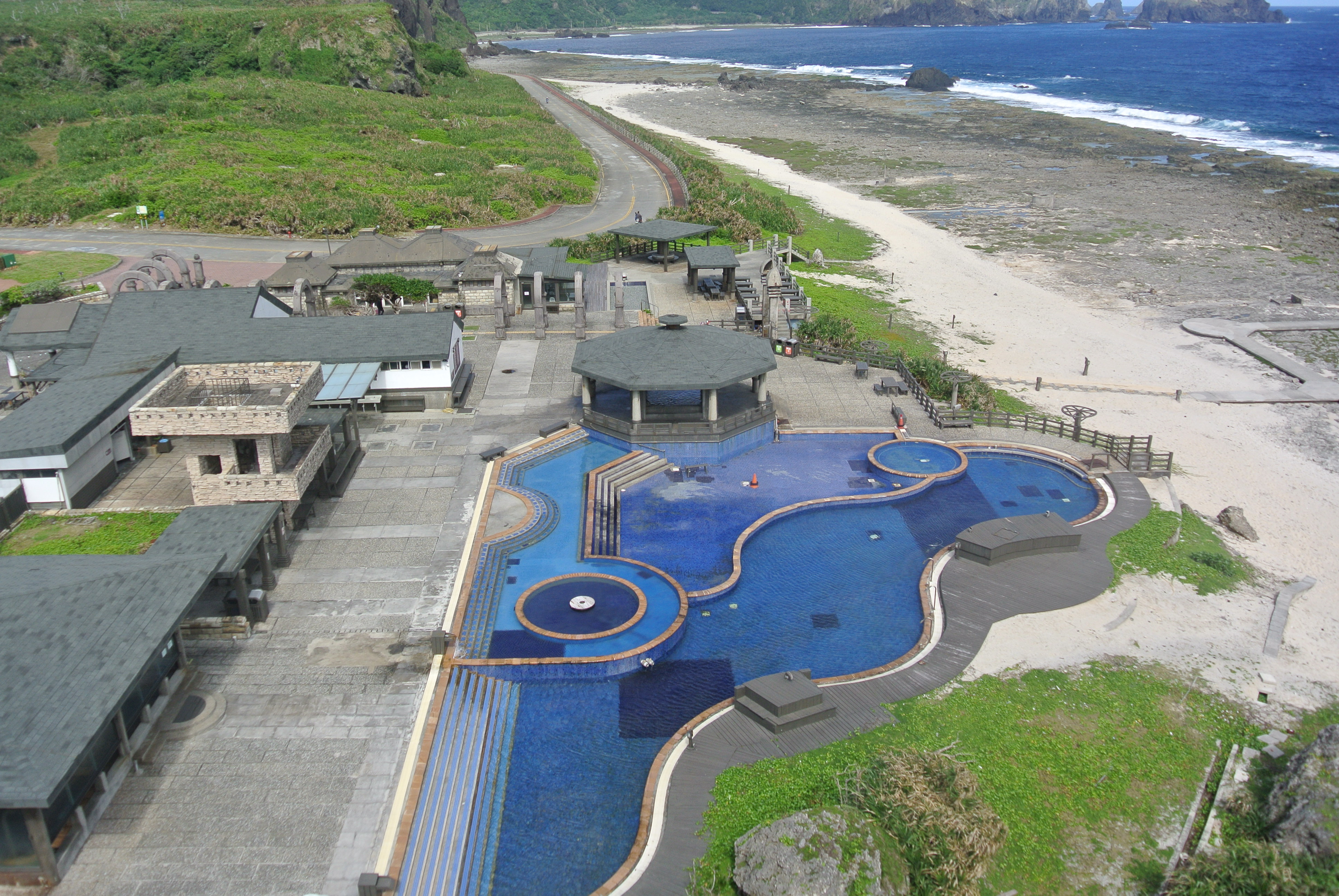綠島朝日溫泉海底鹹水溫泉|世界三大海底溫泉之一,露天泡池面向太平洋|Zhaori Hot Spring, Green Island