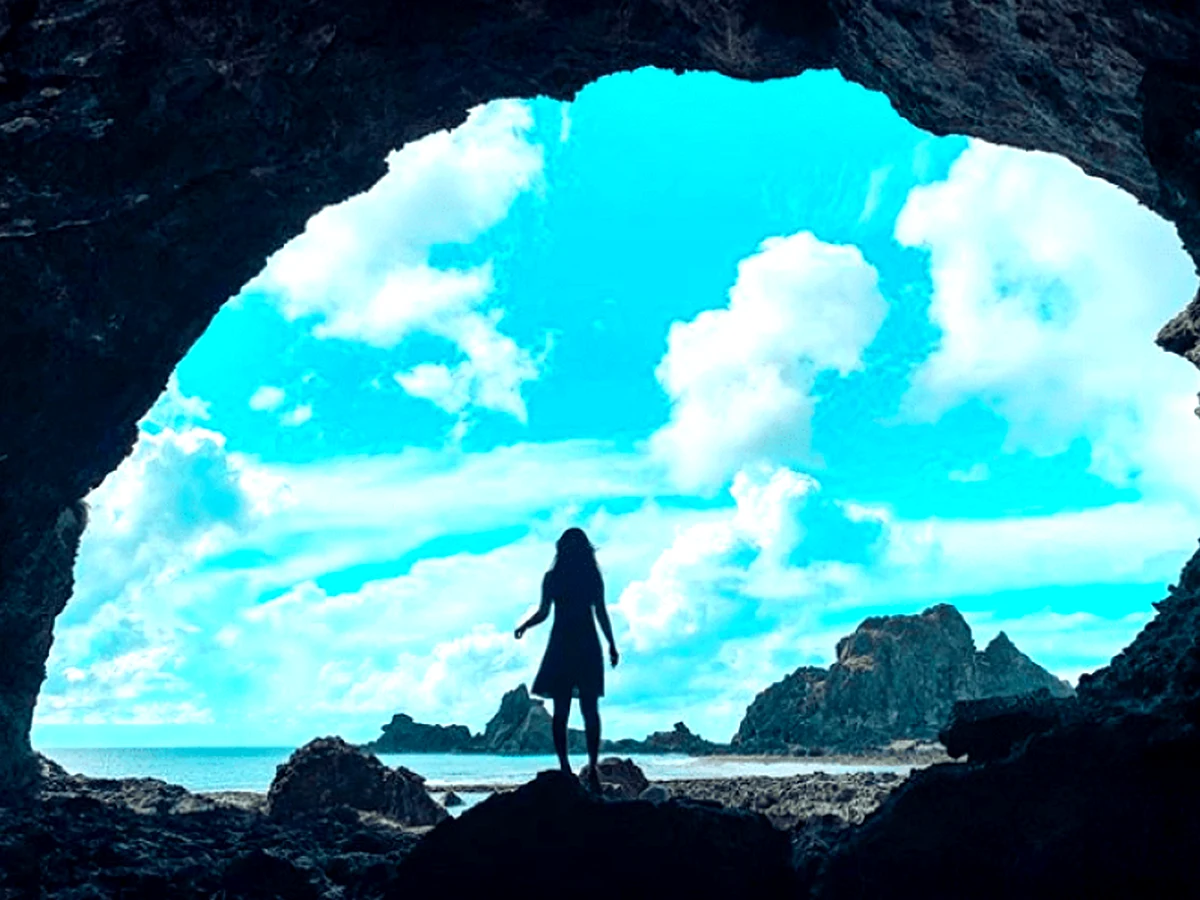 綠島彎弓洞|天然拱形海蝕洞,柚子湖東側地質景觀|Wangong Bow Cave, Green Island